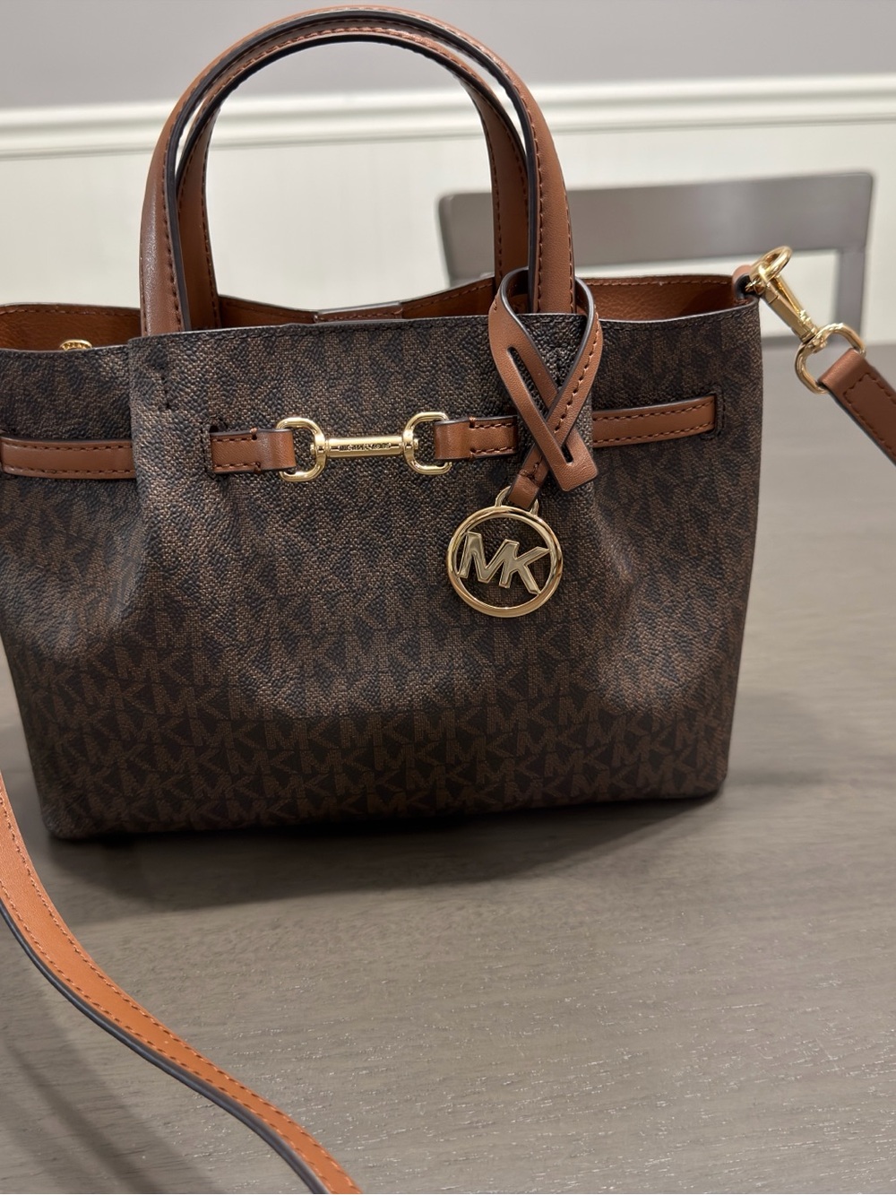 NWOT Michael Kors small Carson small crossbody